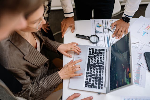 Erros de SEO técnico que impedem indústrias B2B de gerar oportunidades comerciais